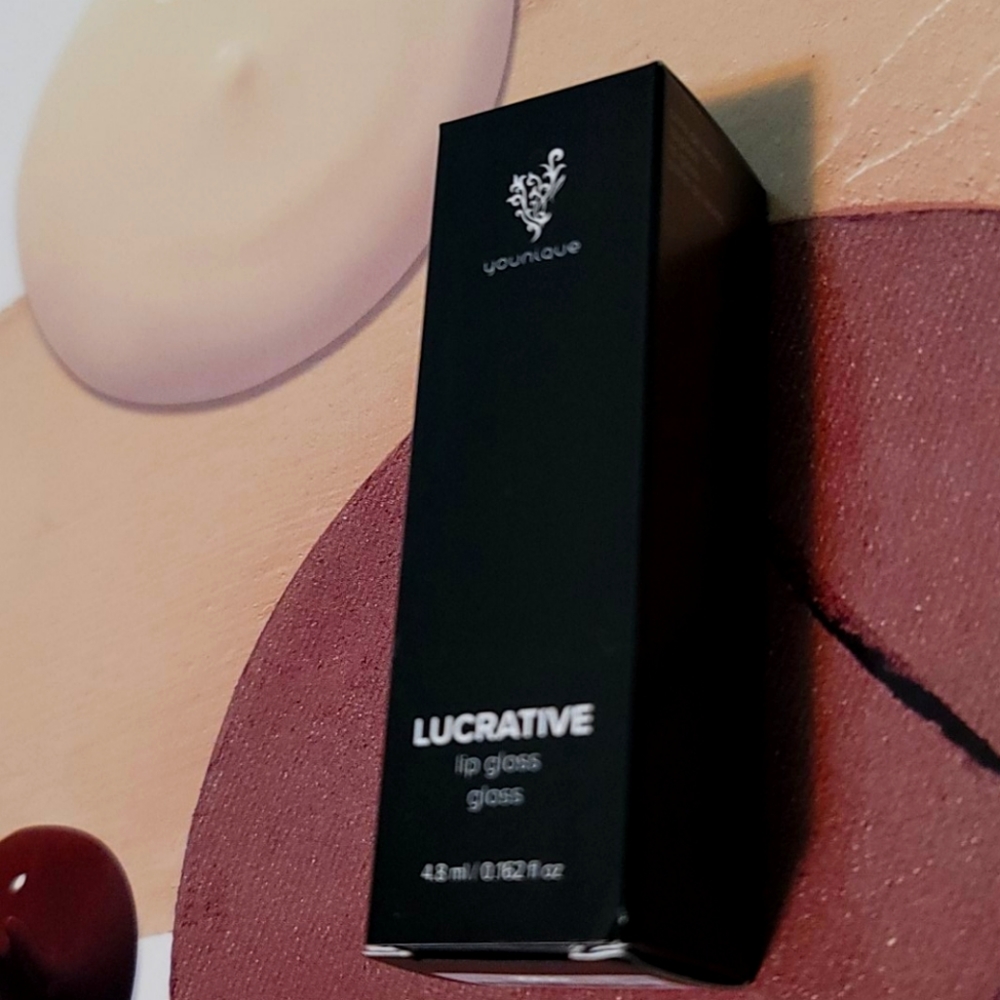 Lucrative lip Gloss